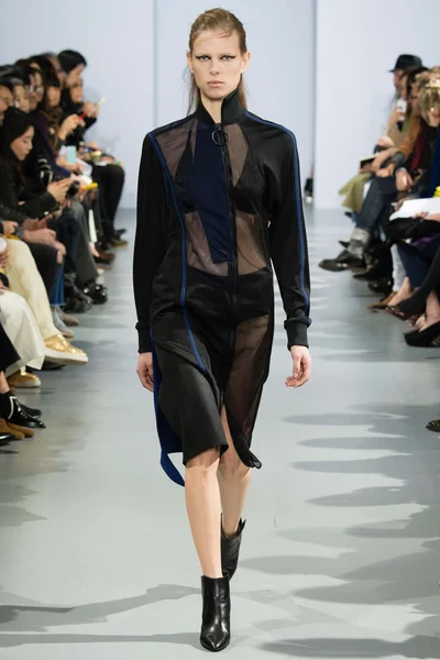 Look 25